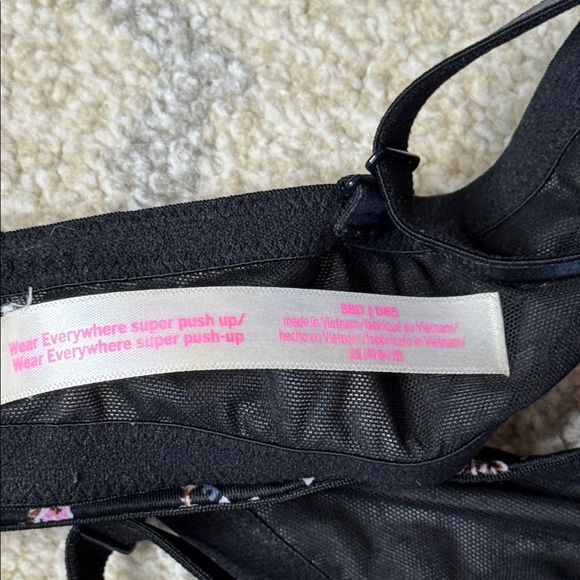 Victoria’s Secret Wear Everywhere Super Push Bra Size 38 D - Picture 4 of 5
